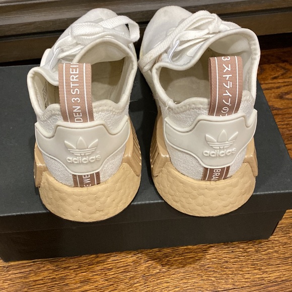 Adidas NMD R1 - Picture 8 of 10